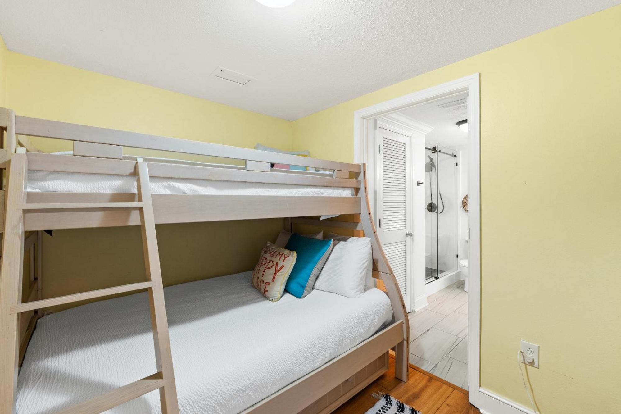 Majestic Beach Towers Resort By Panhandle Getaways Panama City Beach Ruang foto